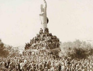 Χανιά: Το γιγάντιο άγαλμα της Ελευθερίας που που έστεκε στους Τάφους των Βενιζέλων (φωτό)